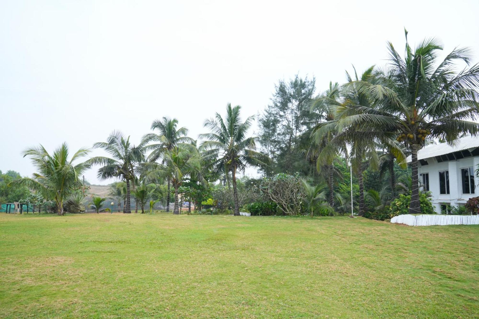 Regenta Beach House Resort, Goa Benaulim Extérieur photo